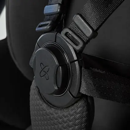 Magnetic Genius™ buckle and rucksack-style harness